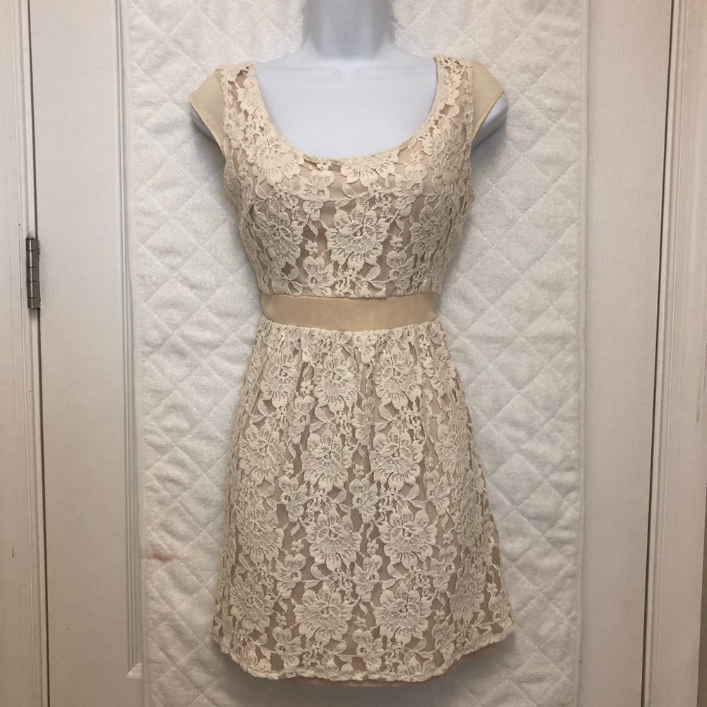 ❤️American Eagle Lace Dress - Picture 1 of 6